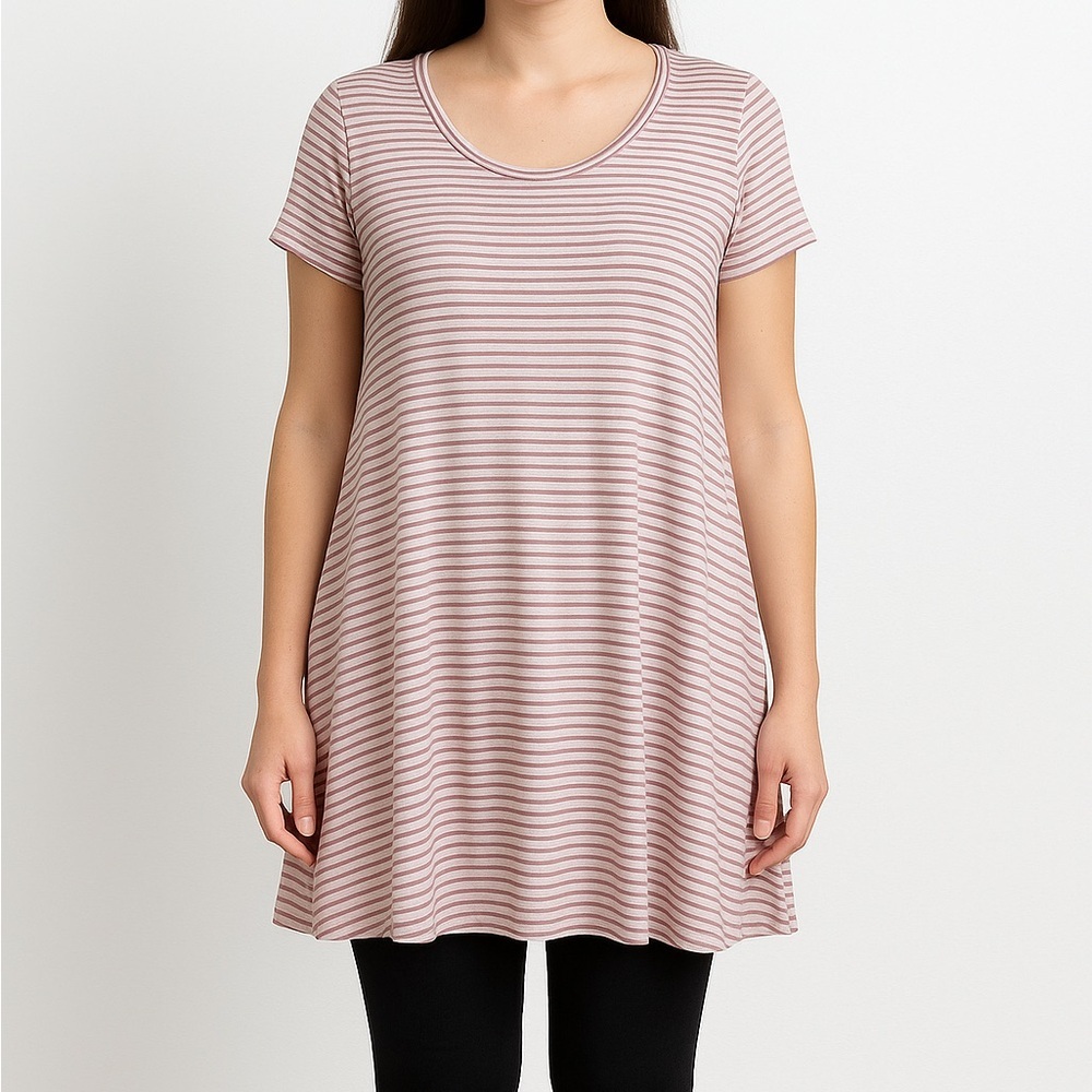 Nordstrom Size Medium Red and White Tunic Style Top with Pockets
